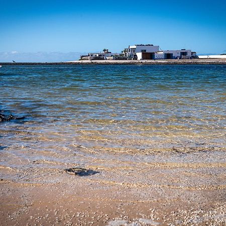 Cabin In Front Of Idyllic Majanicho Beach Exterior foto