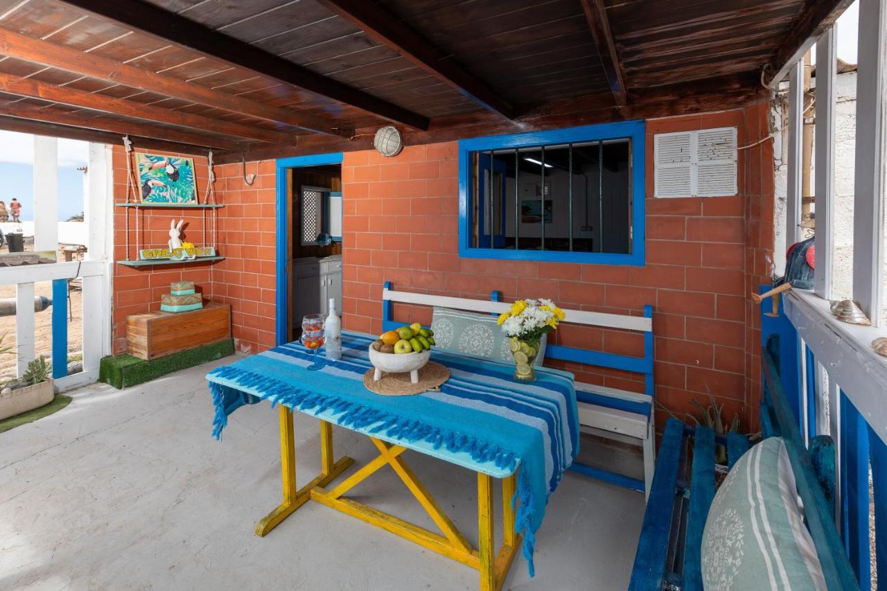 Cabin In Front Of Idyllic Majanicho Beach Exterior foto