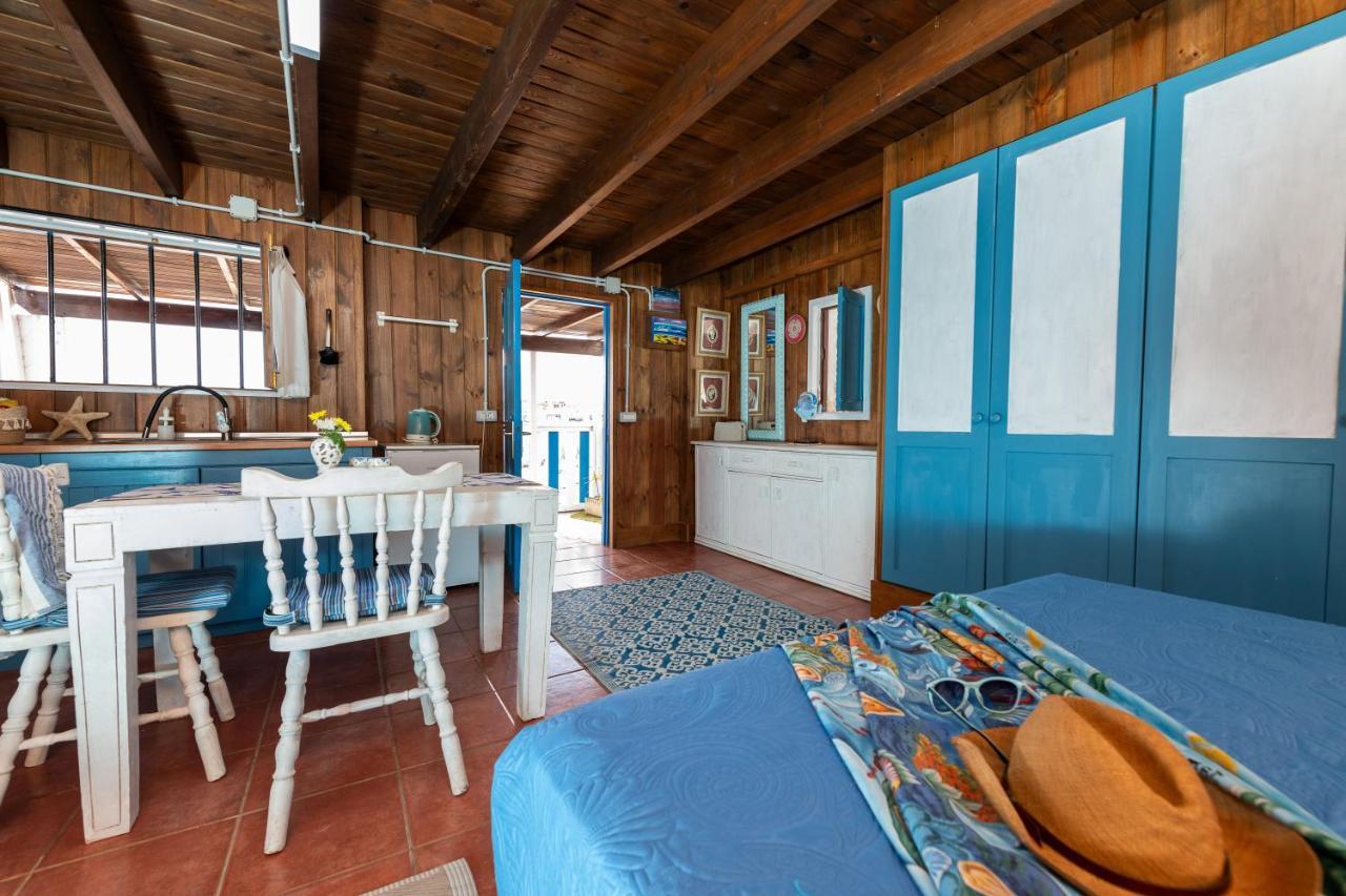 Cabin In Front Of Idyllic Majanicho Beach Exterior foto