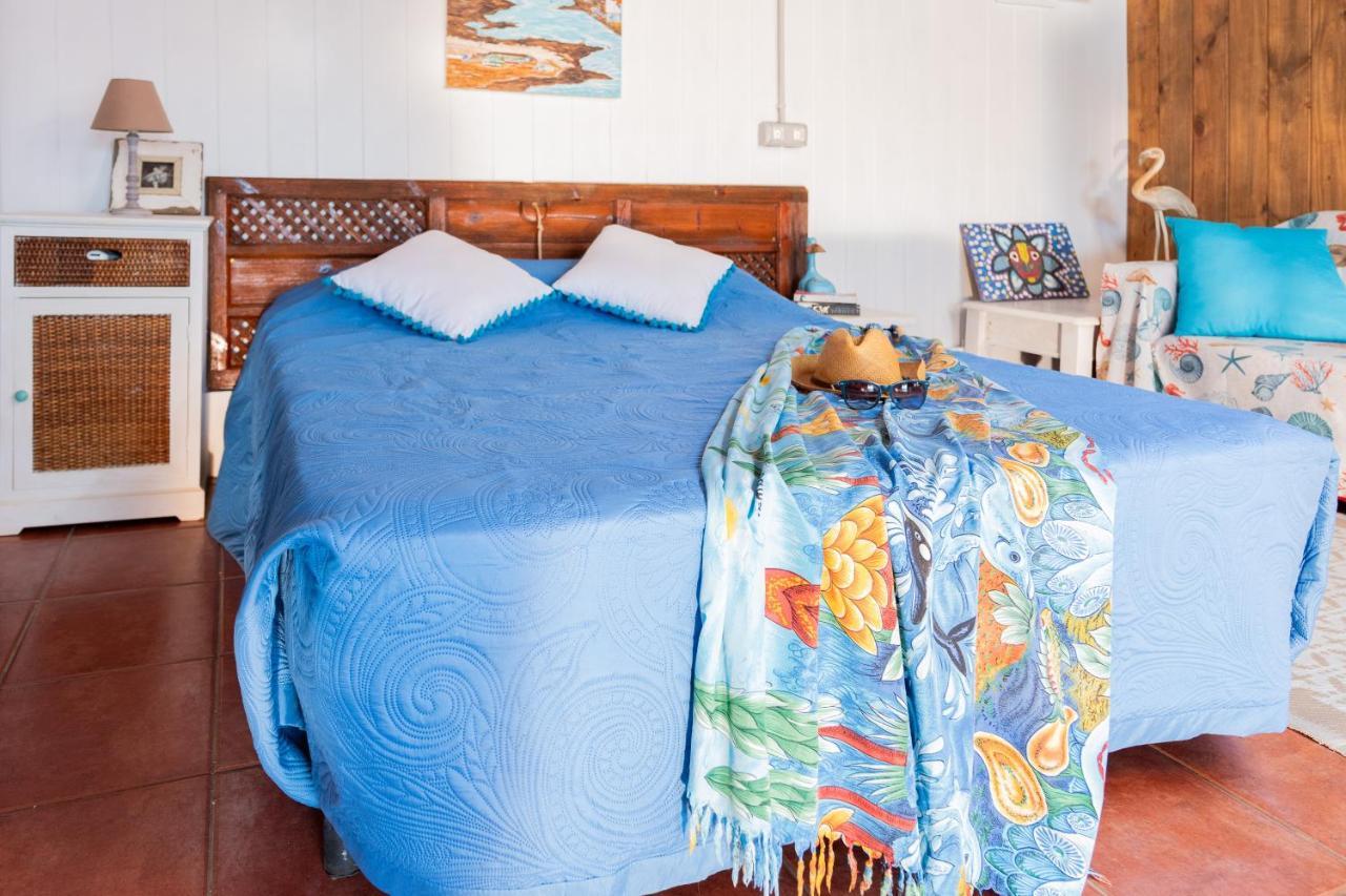 Cabin In Front Of Idyllic Majanicho Beach Exterior foto